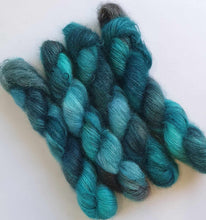 Load image into Gallery viewer, Kelp Bed (Sylph Lace 2ply - Kid Mohair/Mulberry Silk)