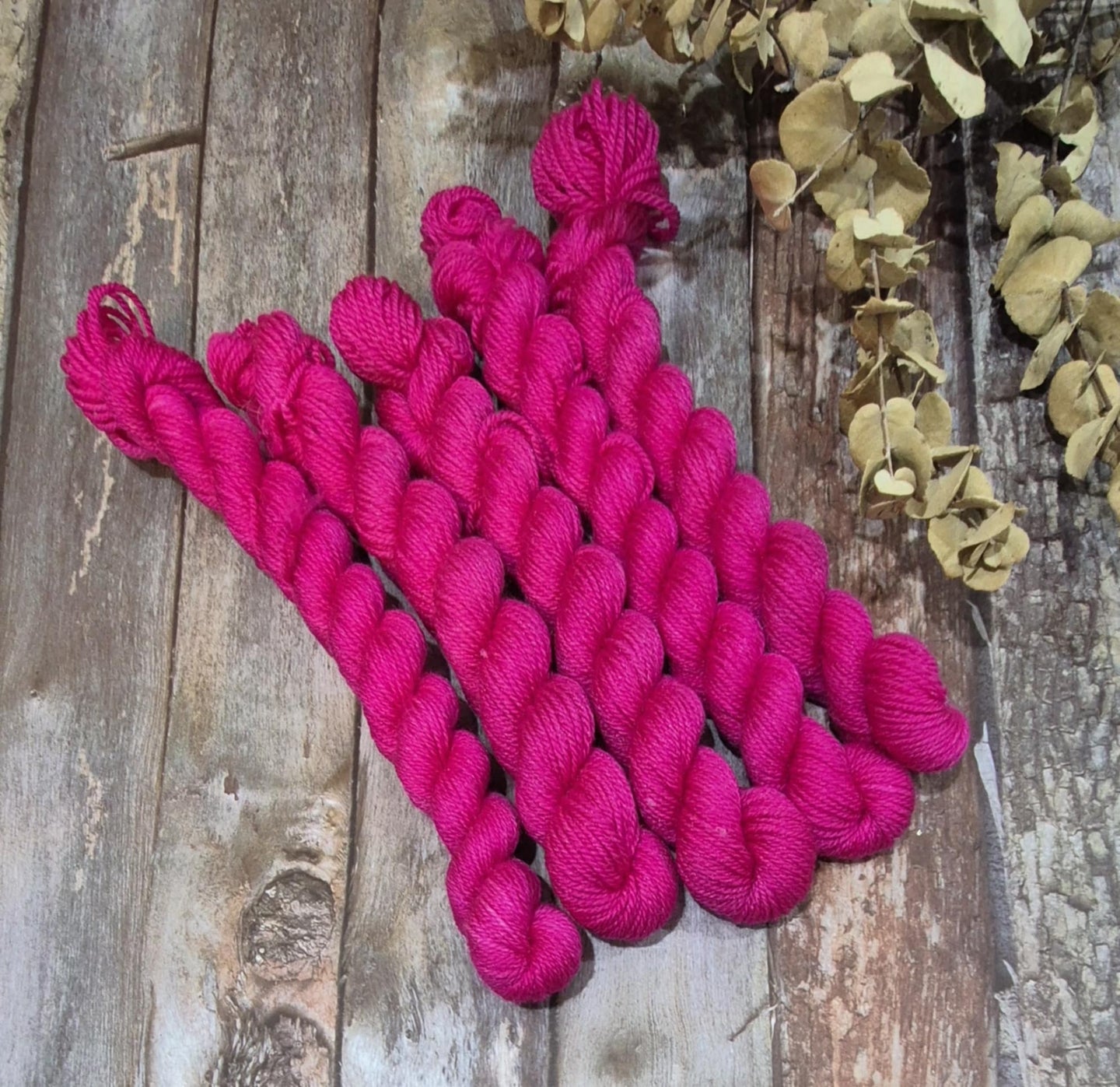 Flaming Pink (Fledgling 4ply Sock - SW Merino / Nylon)