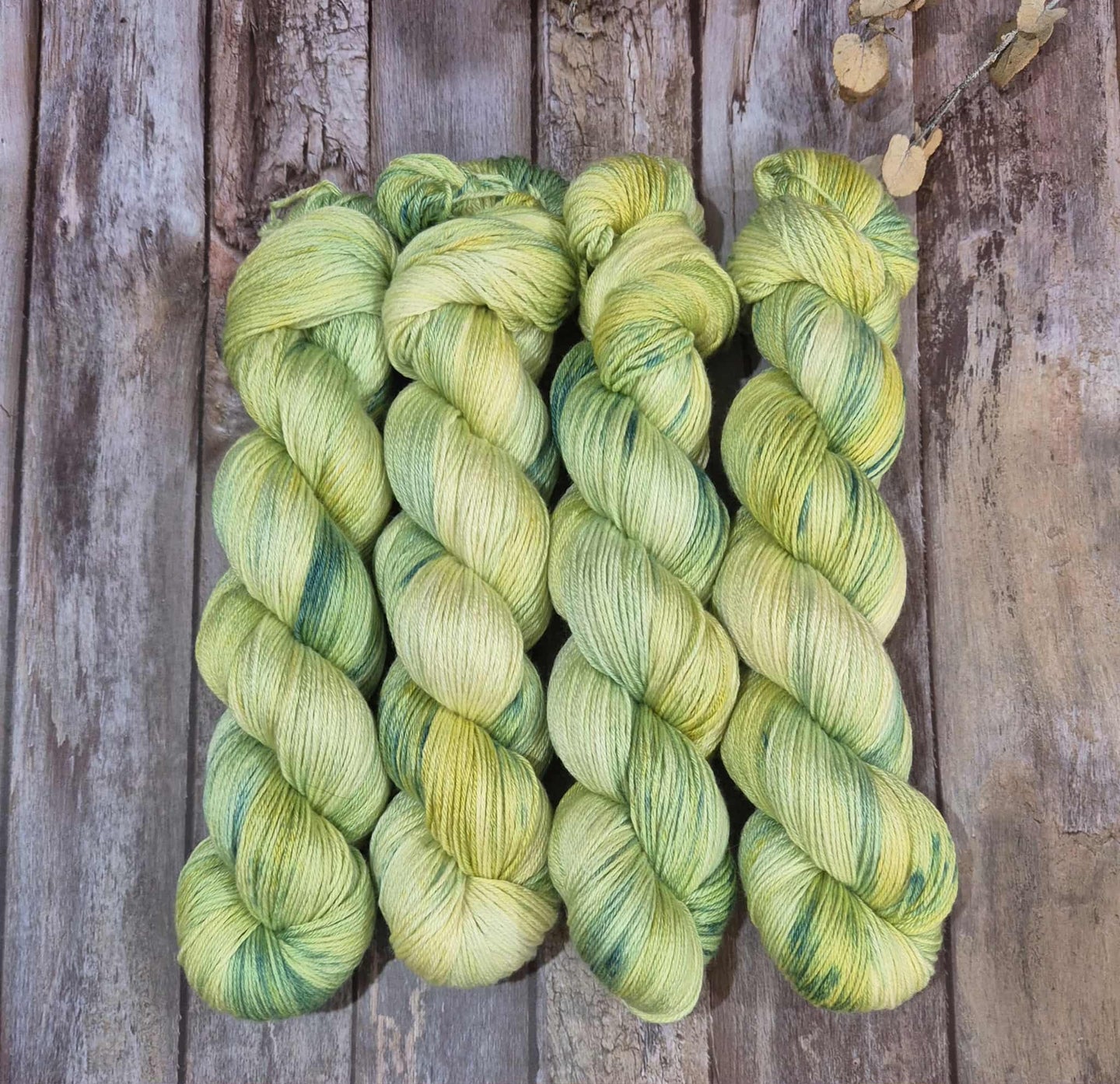Intermittent Ivy (Mersilk 4ply Fingering - SW Merino / Mulberry Silk)