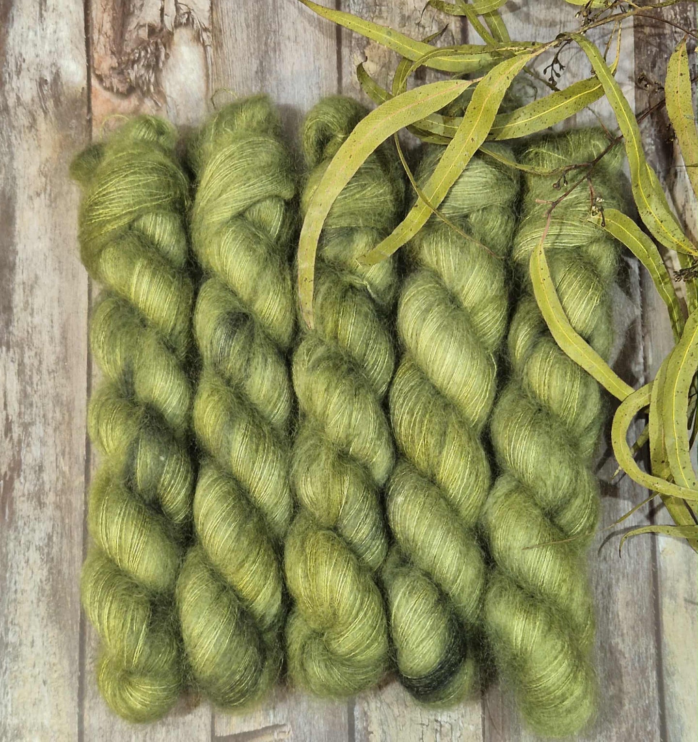 Prying Mantis (Sylph Lace 2ply - Kid Mohair/Mulberry Silk)
