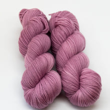 Load image into Gallery viewer, Three Trees Fibre Crafts Indie Dyed Hand Dyed 4ply Sock Superwash Merino Pink Tonal semi solid Aroma
